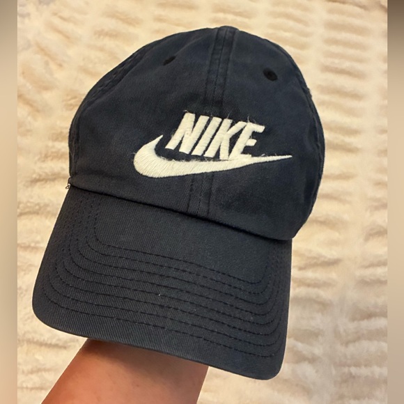 Nike Dark Blue Cap with White Logo - Picture 1 of 3